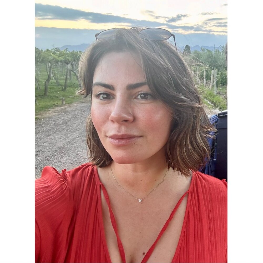 Meet your Posher, Laura - Picture 2 of 10